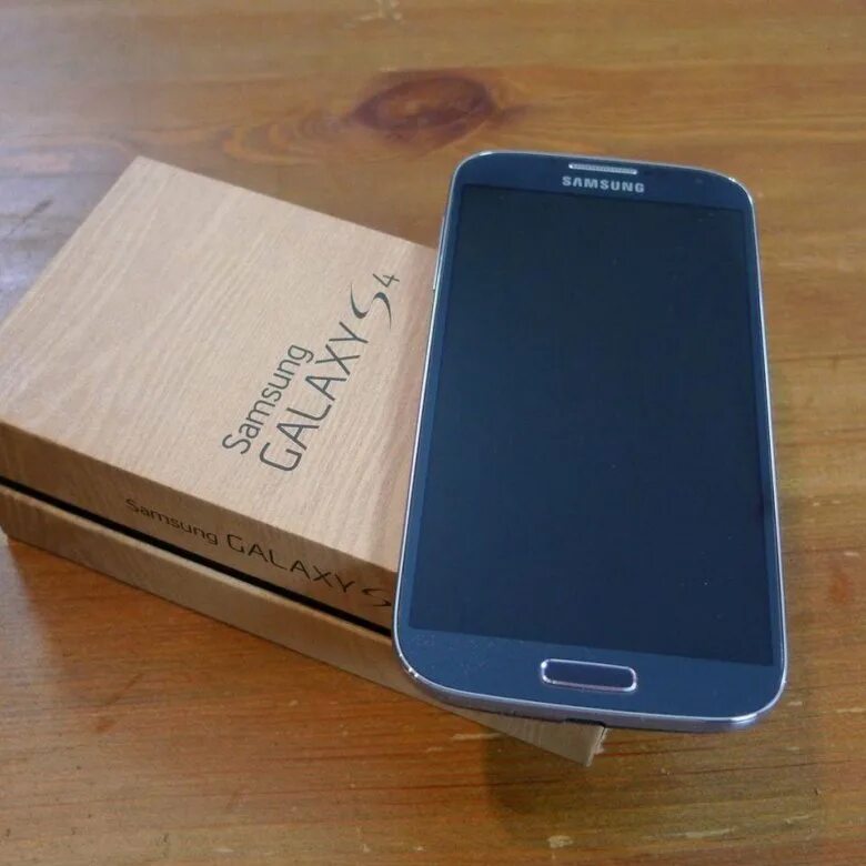 Samsung galaxy купить на авито. Samsung Galaxy s4. Samsung s4 LTE. Самсунг галакси с4 белый. Samsung Galaxy s4 gt-i9500.