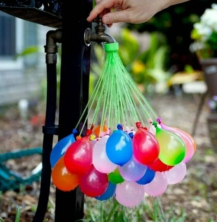 Водяные бомбочки. Шары водяные бомбочки. Шарик наполненный водой. Воздушный шарик с водой. Воздушные шарики с водой