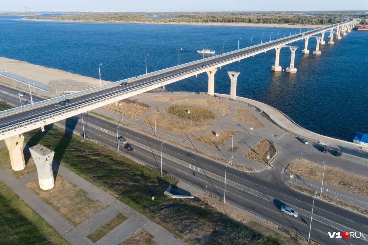 танцующий мост в волгограде. парк в пойме реки царица в волгограде. волгоград набережная 2022 год. набережная волгоград 2022. новая набережная волгоград.