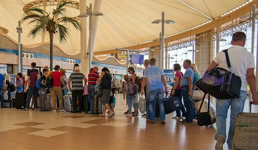 Встреча туроператора в аэропорту Шарм Эль Шейх. Туристы в Армении. Египет Интурист. Египет июнь 2023.
