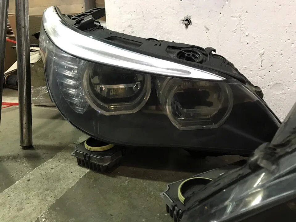 Птф е60. BMW e60 led оптика. Фары БМВ е60 Рестайлинг. Led фары БМВ е60. Корпус фары БМВ е60 Рестайлинг.