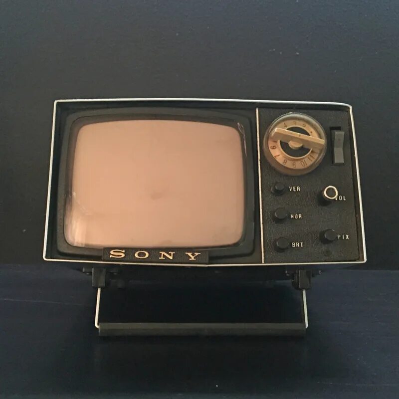 Микро телевизоры. Мини телевизор Sony 1989. Телевизор Sony 1979 года. Sony Vintage TV Handheld. Телевизор 1960.