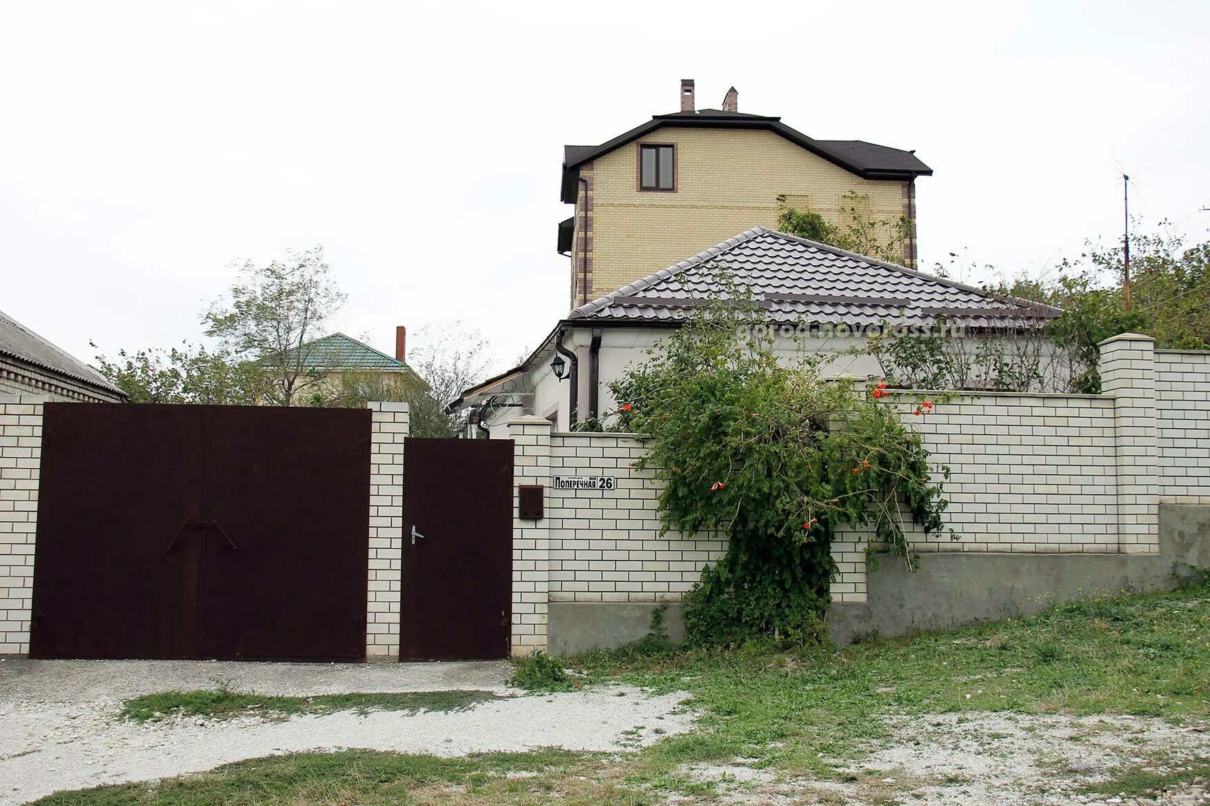 Новороссийск улица Запорожская. Г. Новороссийск, Щедринская ул., д. 18.. Поперечная улица. Дом в Новороссийске.