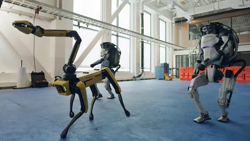 Робот который ходит по линии. Робот видеосвязь. Очень роботы видео роботы. Привод конечности робота. Очень роботы видео роботы.