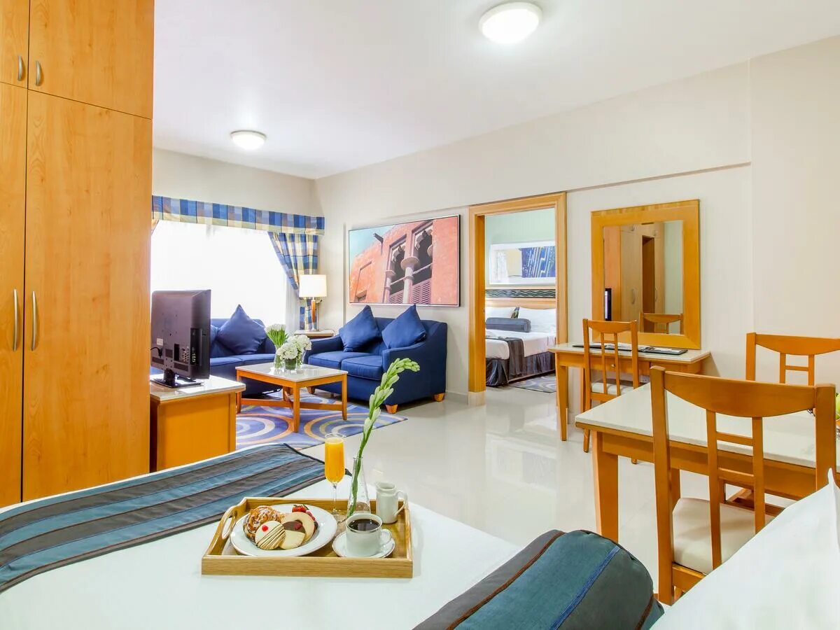 Золотой отель 3. Golden Sands 5 Hotel Apartments Дубай. Golden Sands Hotel Apartment - 3 Apart. Golden Sands Hotel Apartments 3 Дубай. Апартаменты Golden Sands-5 Hotel Apartments.