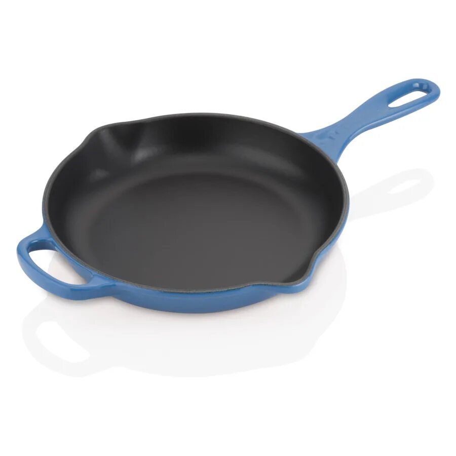 Чугун le creuset. Le creuset сковорода. сотейник le creuset. вок le creuset. le creuset чугунная форма.