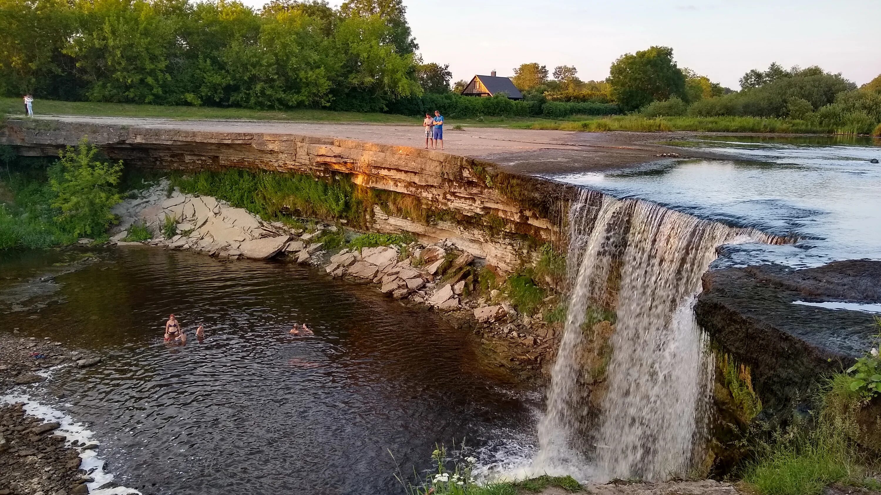 Водопад купаться. Водопад Ягала Эстония. Водопад Ягала – г.Таллин. Водопад Ягала сейчас. Ягала водопад СССР.