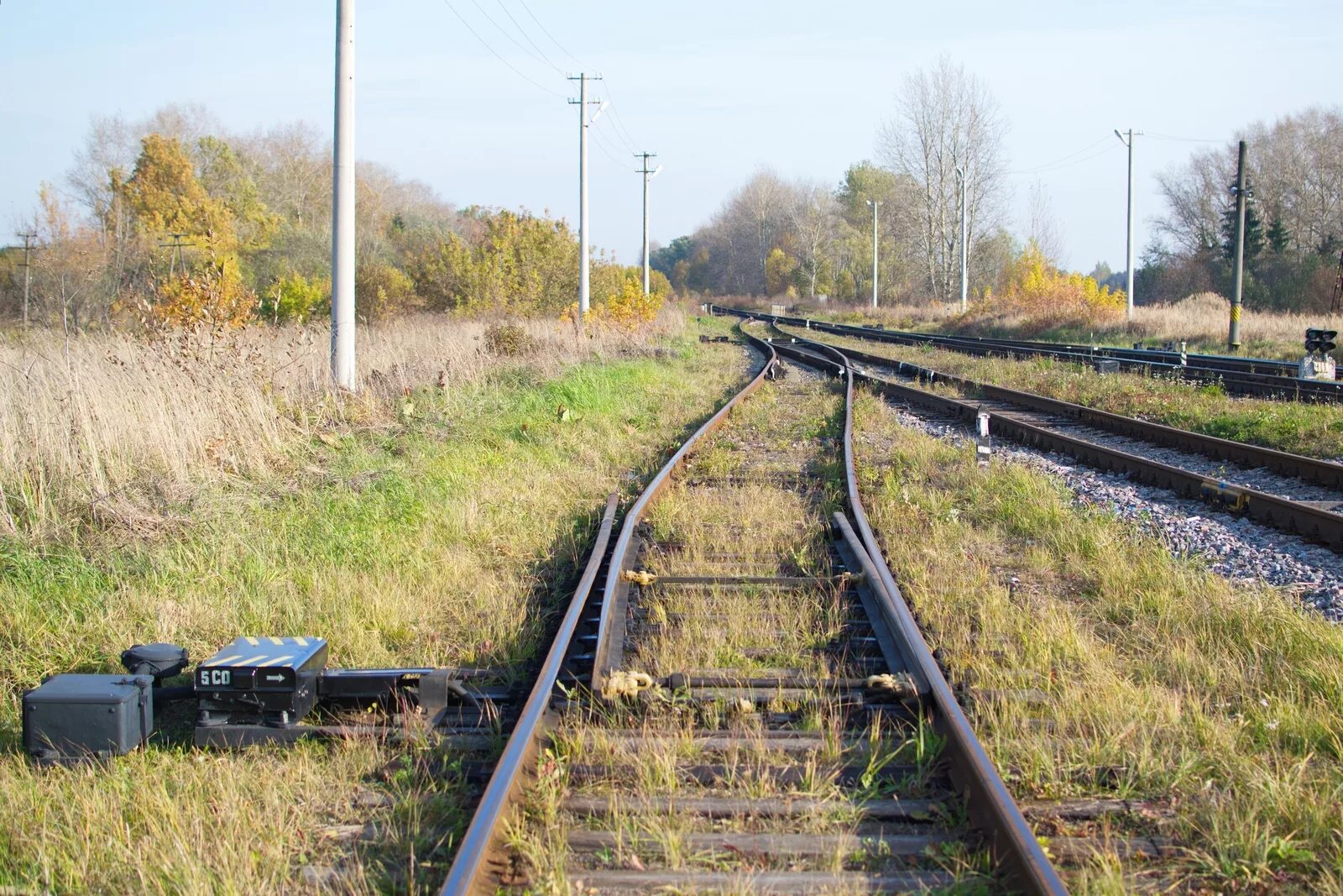 Сбрасывающая стрелка жд. Взрез стрелки на жд. Башмак колесосбрасывающий ксб-р65. Сбрасывающая стрелка. Охранная стрелка на жд это.