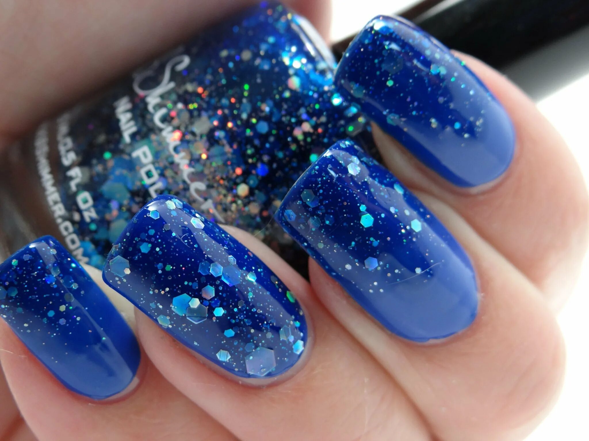 Синие ногти с блестками. Ногти с блестками. Ногти синие с блестками. Маникюр синий с блестками. Синие ногти с блёстками.