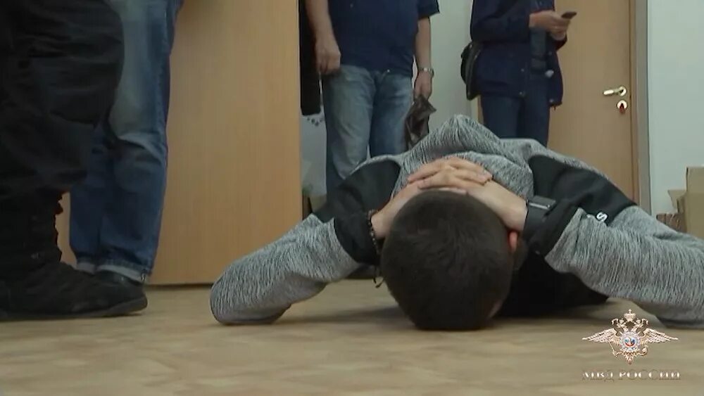 В москве задержали мошенников. В москве задержали мошенников. Задержание мошенников в москве. Задержание группы мошенников в москве. Задержание телефонных мошенников.