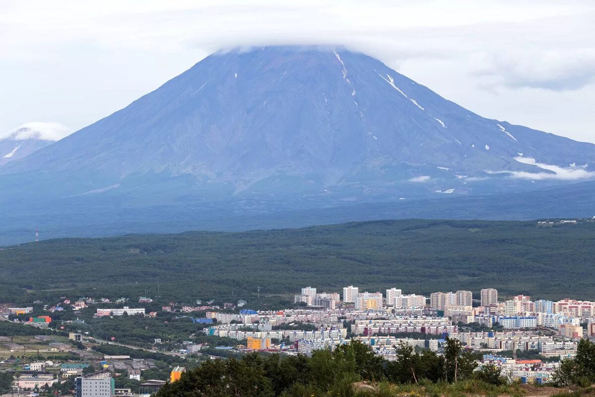 Прокат петропавловск камчатский. Мишенная сопка Петропавловск-Камчатский. Сопка зеркальная Петропавловск-Камчатский. Камчатка Петропавловск Вилючинск. Гора Лагерная Петропавловск-Камчатский.