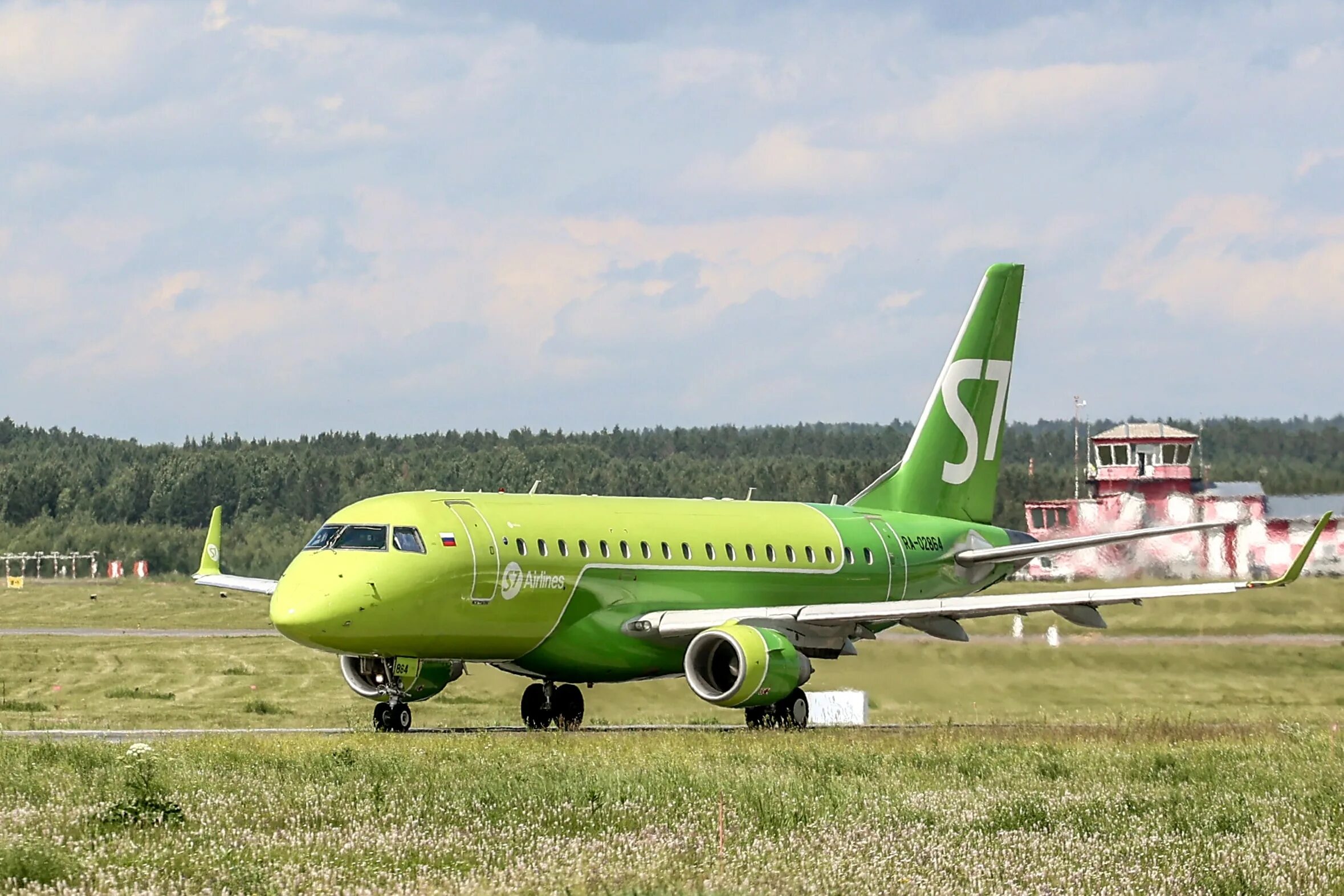 Авиарейсы красноярск москва. S7 Красноярск. Красноярск-Абакан самолет s7. Самолёты s7 Airlines Красноярск. S7 Airlines в Красноярске.