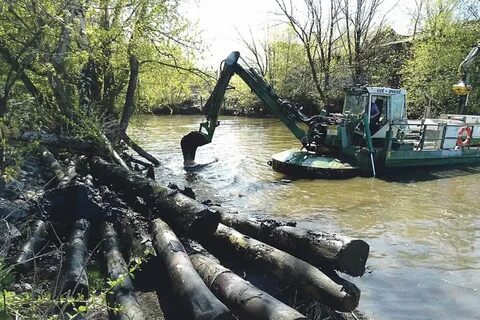 Земснаряд водоем