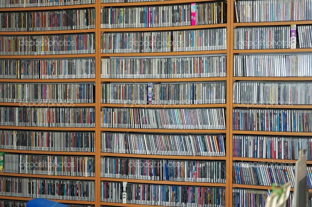 Библиотека архив 3. Коллекция музыкальных дисков. Коллекция компакт дисков. CD диски коллекция. Домашняя коллекция компакт дисков.