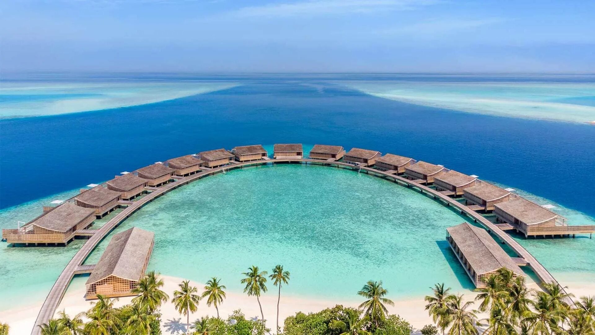 Лавийани Атолл Мальдивы. Kudadoo Maldives private Island. Le Méridien Maldives Resort размер острова. Аэропорт Мальдивы 2022.