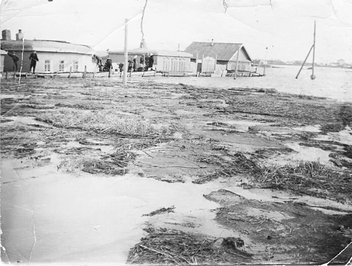 Паводок новоузенск. Старый Новоузенск. Разлив Урала в Оренбурге 1957. Наводнение в Новоузенске. Старый Новоузенск фото.