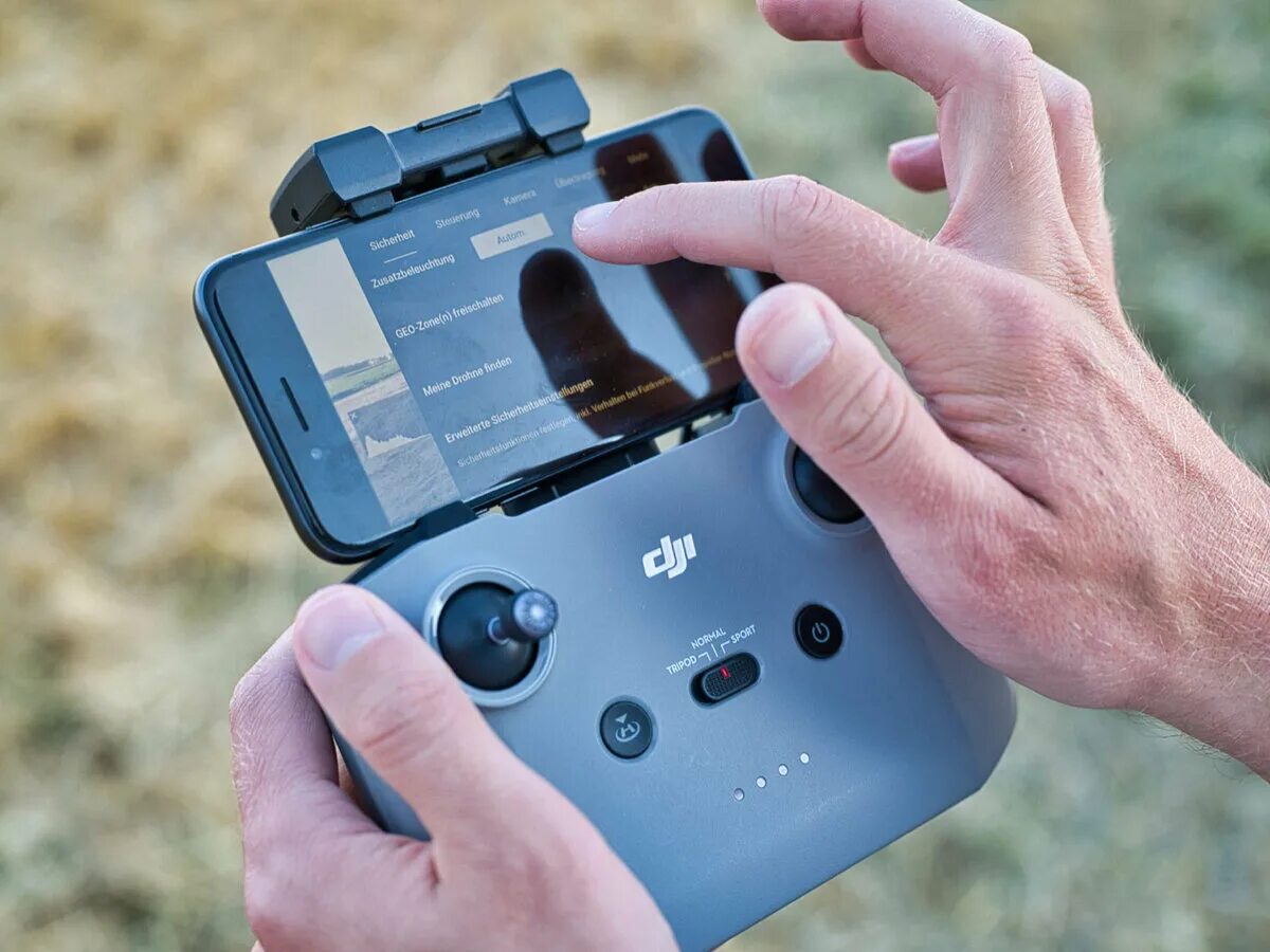 Drone app. Drone app. Бпла мавик. Pilot g3 pro квадрокоптер. One drone игра.