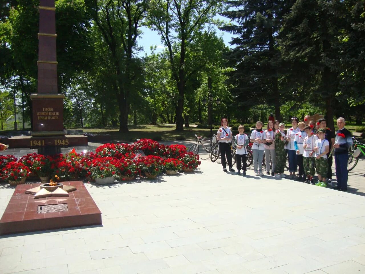 Салюты нальчик а 9 мая. День города нальчик мероприятия. 21 мая день возрождения адыгов. 21 мая нальчик. Кбр митинг.