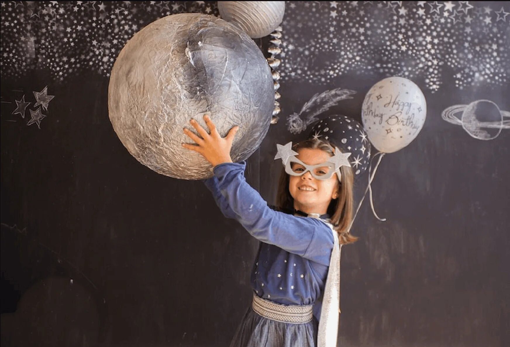 Космическая вечеринка для детей. Космический праздник для детей. Фотозоны космос для детей. Фотозона в космическом стиле для ребенка. Фотозона ко дню космонавтики в школе