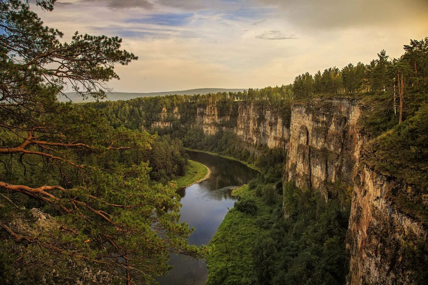 Большие айские притесы челябинская область. Большие айские притесы челябинск. Большие айские притесы челябинская область. Притесы сатка. Река ай златоуст.