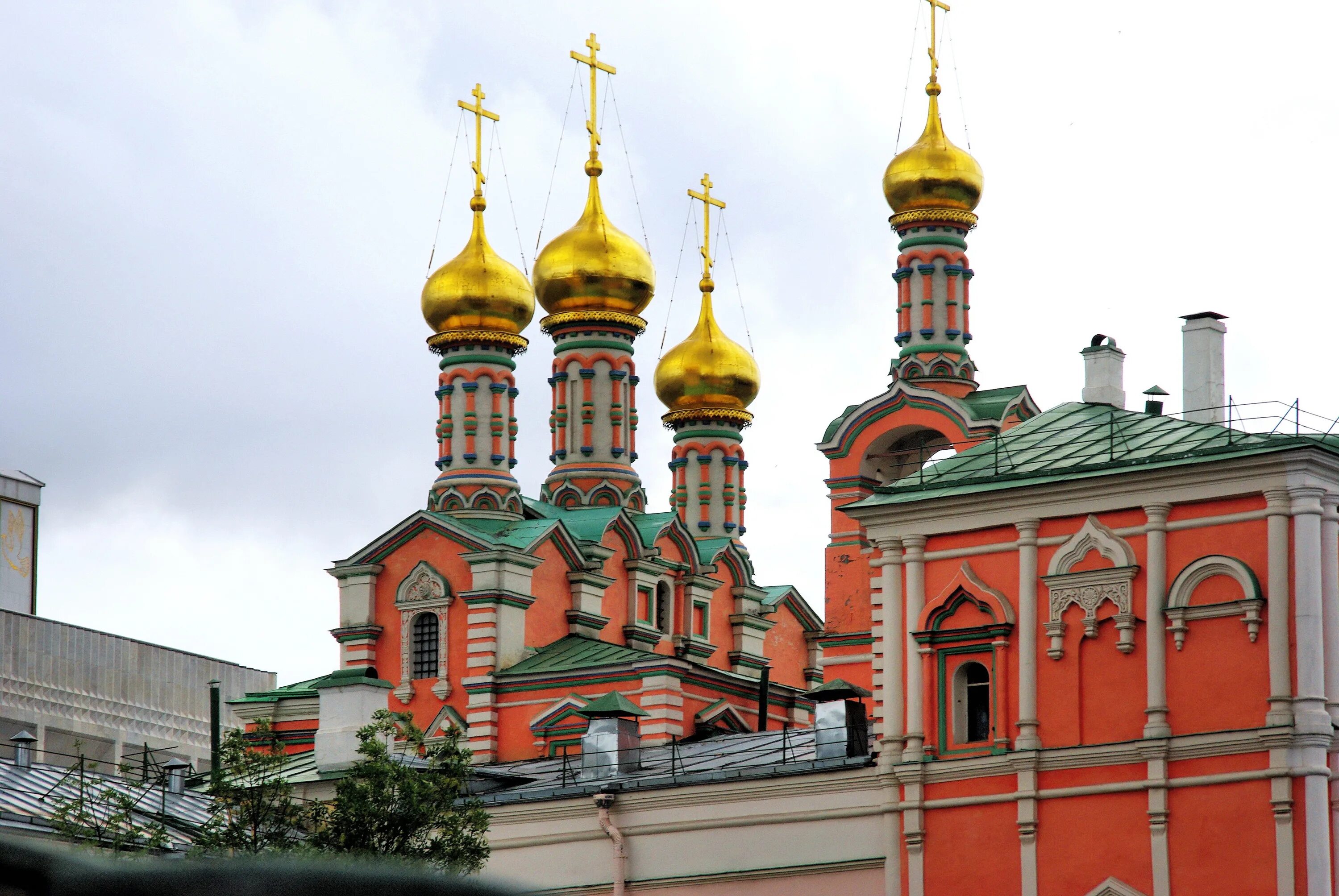 Какая церковь московского кремля. Храмы Кремля в Москве. Храм храмы Московского Кремля. Храм Верхоспасский Московского Кремля. Храм около Кремля в Москве.