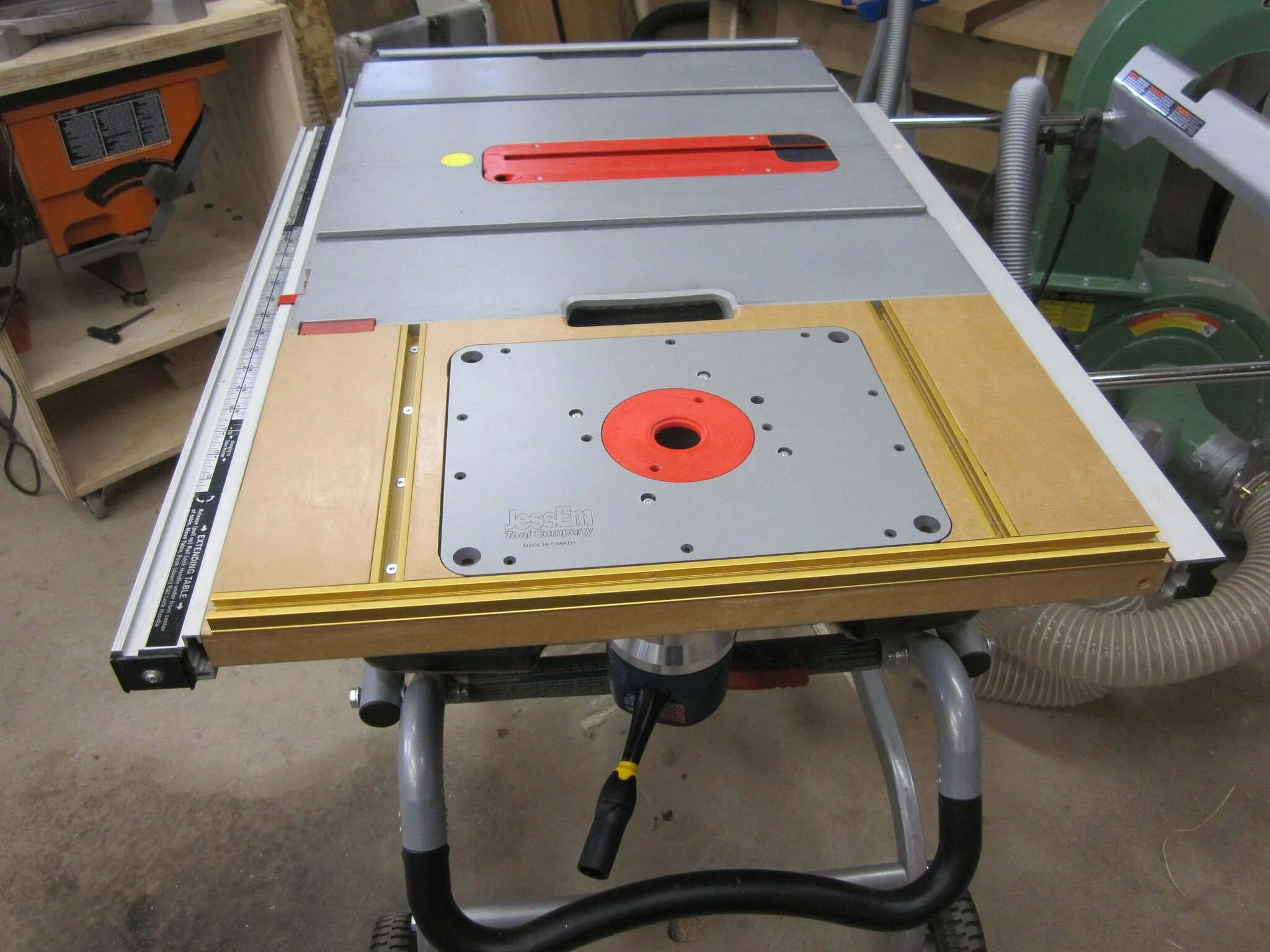 Фрезерный стол вуд мастер. Фрезерный стол fortune #2 #023535. Фрезерный стол из фрезера "интерскол мф400-1000э". Фрезер макита 0700. Шипорезка для циркулярной пилы.