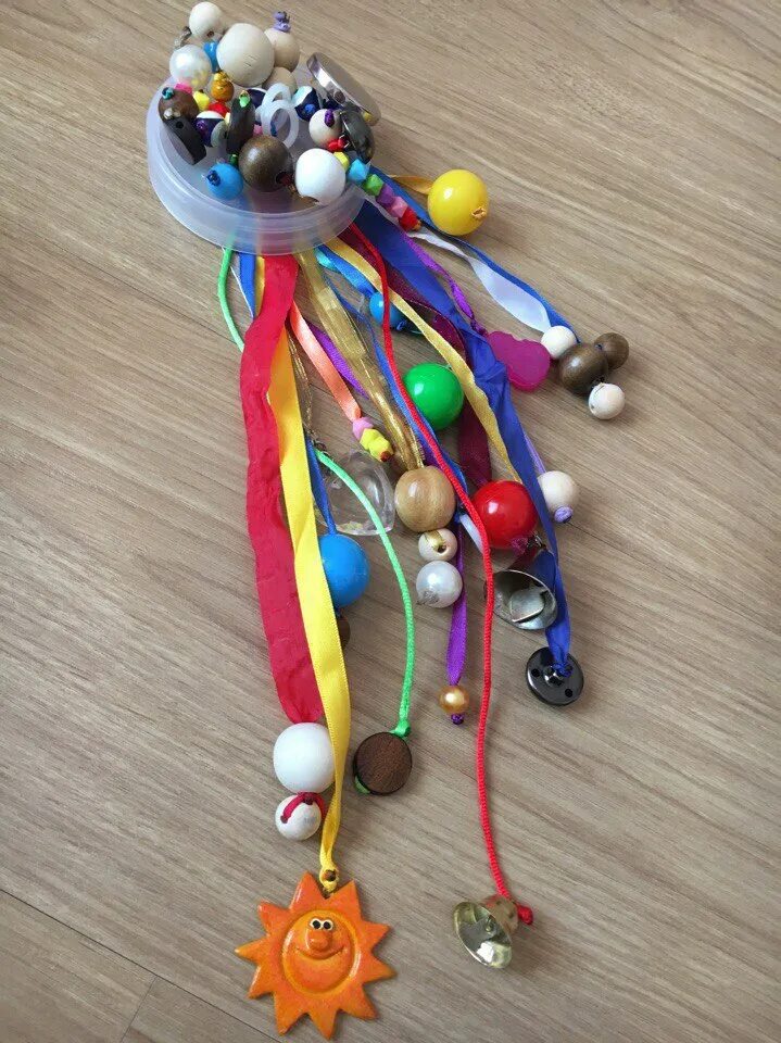 Игрушка своими руками ребенку 6 лет. Игрушки с ленточками для малышей. развивающие игрушки своими руками. игрушки своими руками для малышей. развивающие игрушки для детей своими руками.