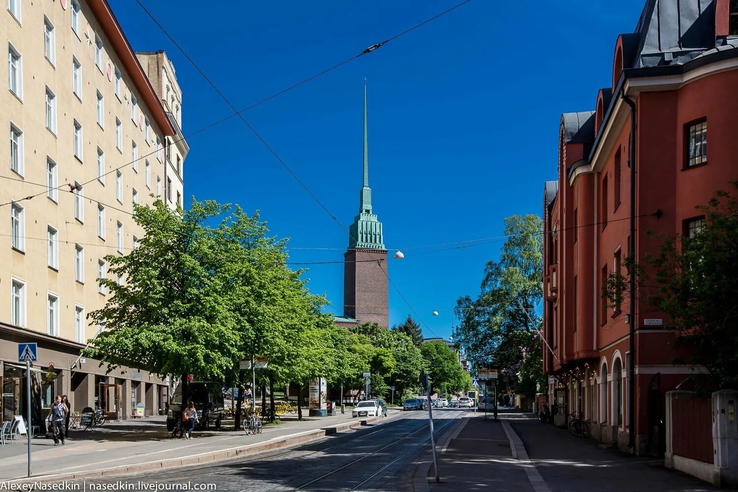 Хельсинки март. Хельсинки улица Puistokatu,. Хельсинки улица лайвуренкату. Гнезно Хельсинки. Улицы Хельсинки летом.