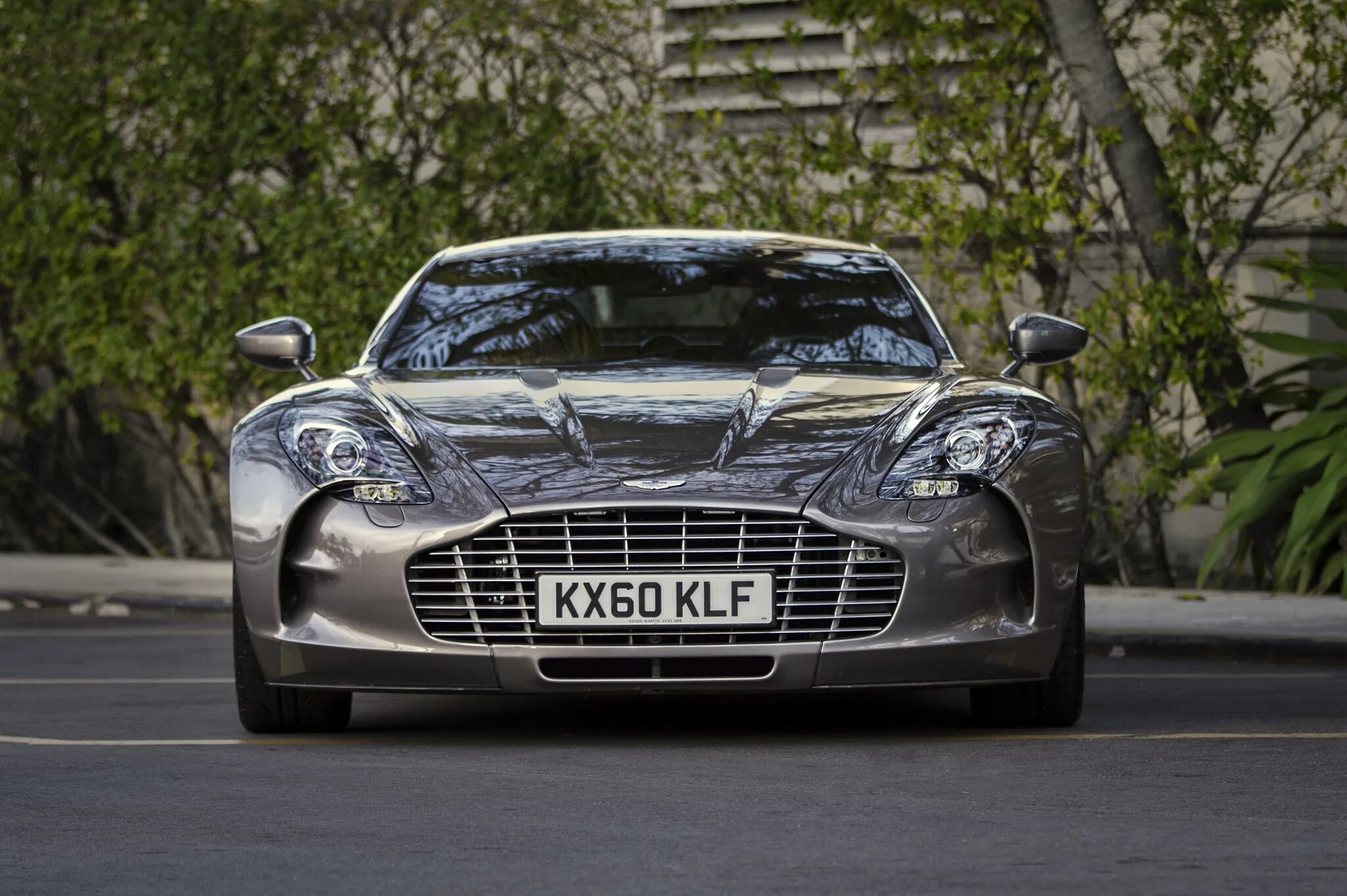 Aston Martin lm18.