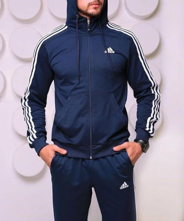 мужской спортивный костюм от гуччи 2020. спортивная одежда для мужчин. спортивный костюм армани мужской. мужской спортивный ксст юм. спортивный костюм nike мужской 2021.