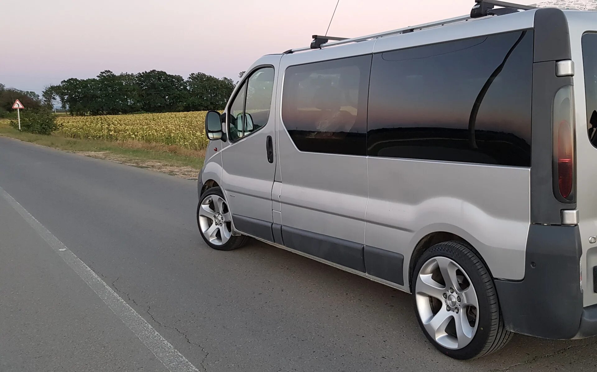 Трафик 2.5. Opel Vivaro 2. Рено трафик 2. Opel Vivaro 2008. Opel Vivaro 2001.