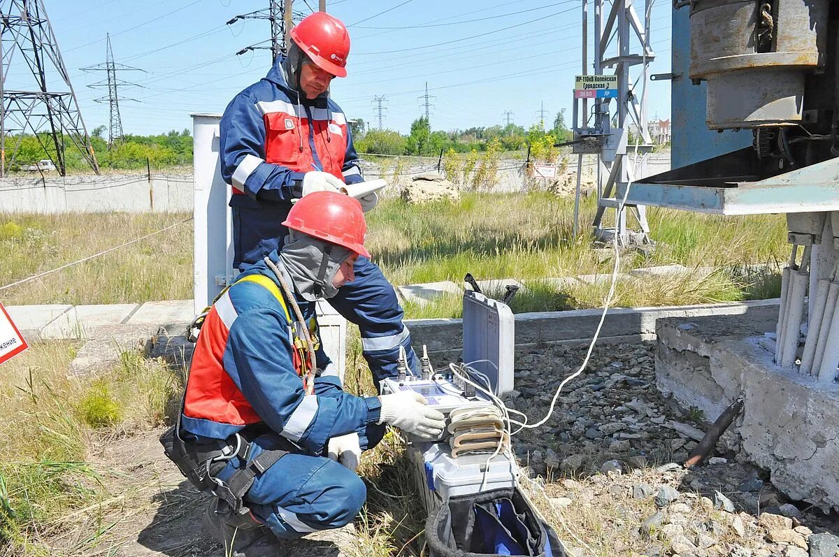 Сетевая компания. Россети урала челябэнерго. Драмтеатр челябинск. Челябэнерго центральные электрические сети. Челябэнерго 5 по.