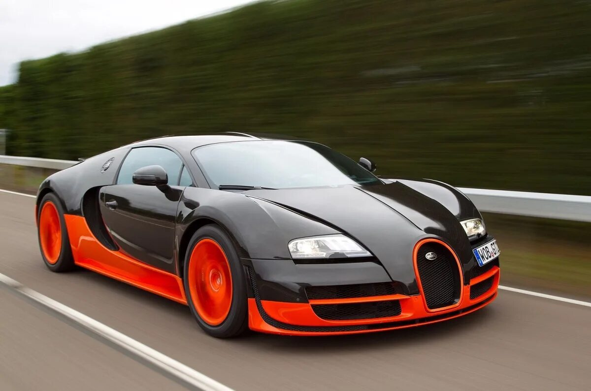 Про быструю машину. Машина Bugatti Veyron 16.4 Supersport. Bugatti Veyron Supersport. Bugatti Veyron super Sport. Bugatti Veyron 16.4.
