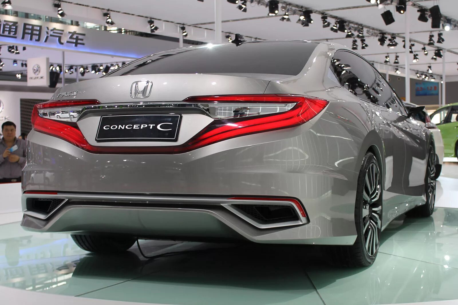 Honda 2023 цена. Honda Accord 2019. Новая Хонда Аккорд 2023. Новая Honda Accord 2022. Хонда Accord 2019.