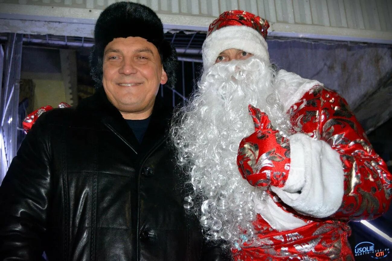 Новогодний мэр. Новый год Усолье Сити. Новогодний финальный номер. Новогодняя фантазия Усолье-Сибирское. Мэр Усолья-Сибирского Максим Торопкин.