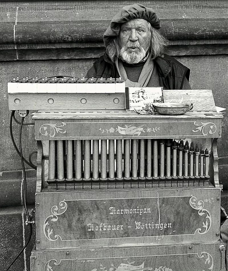 шарманка музыкальный инструмент. шарманка австрия. Organ grinder — шарманщик. чайковский шарманщик. шарманщик 19 век россия.