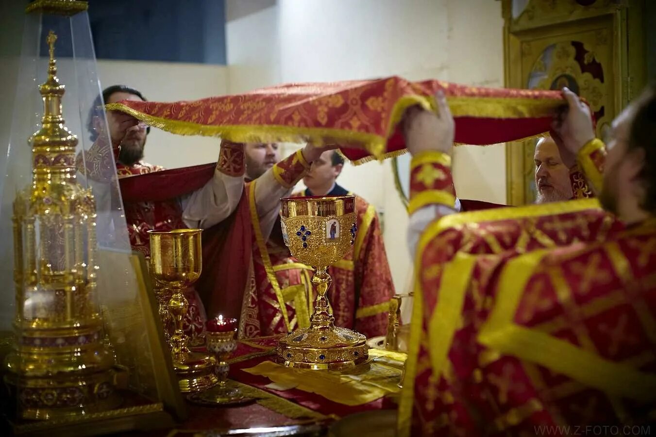 Литургия это. Евхаристический канон на литургии. литургия евхаристия. евхаристический канон престол. вонмем святая святым.