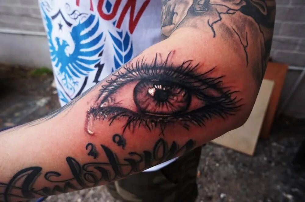 Красивые Татуировки глаз. Глаза с бровями Татуировка. Татуировка глаза очень красивые.