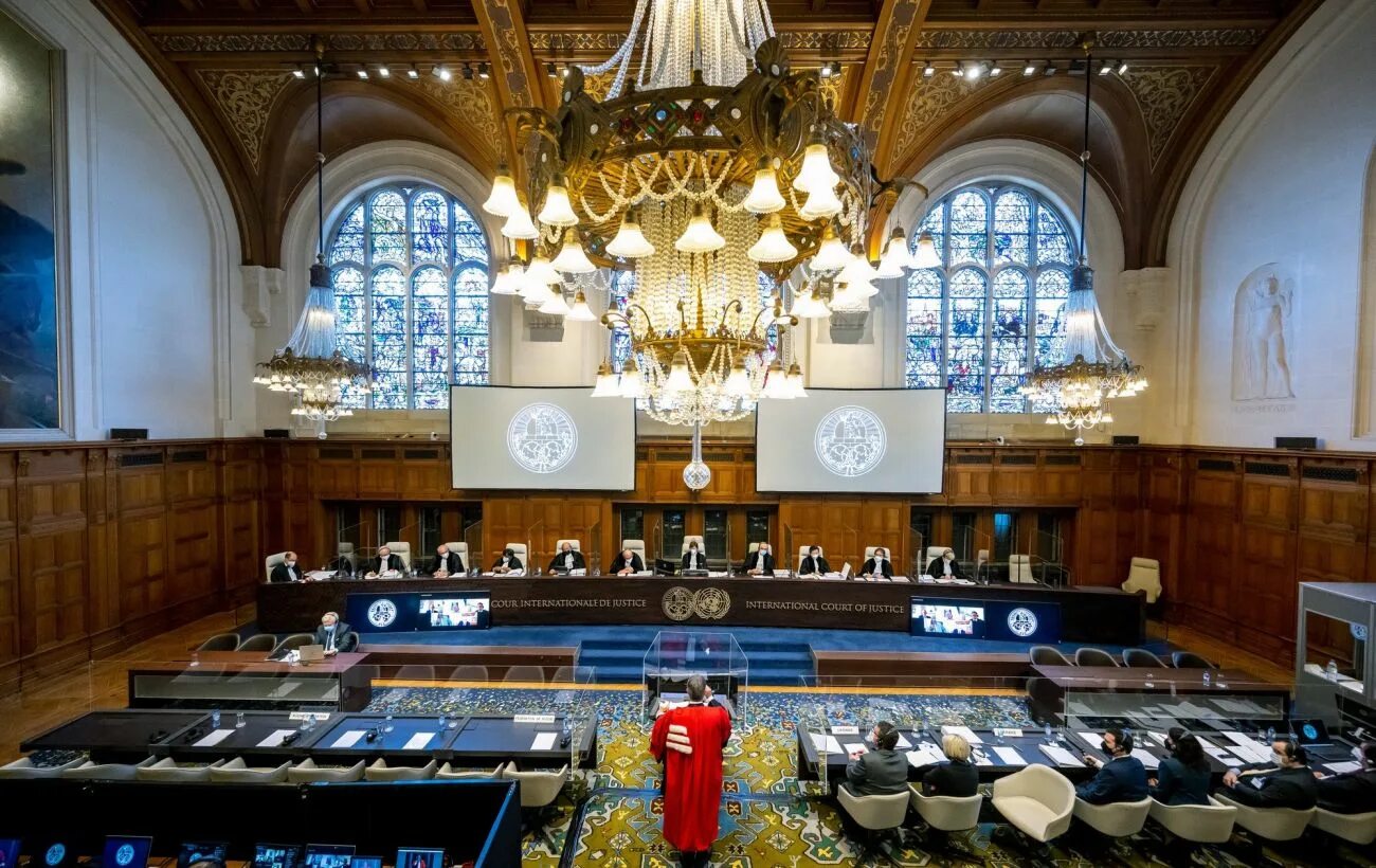 Гаага суд. Глава Международный суд ООН. Первое собрание в Гааге. Гаагский рынок.