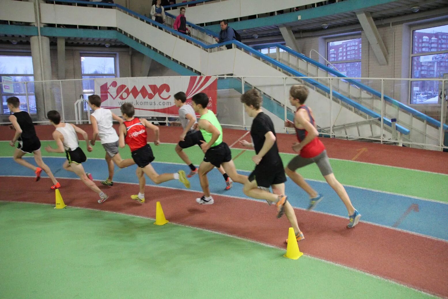 луч екатеринбург спортивный комплекс. легкоатлетический манеж луч екатеринбург. легкоатлетический манеж 200 метров. бассейн луч чапаевск. манеж луч екатеринбург.