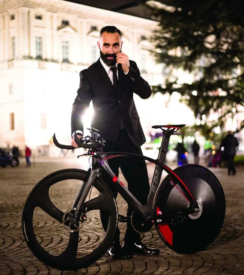 Might bike. Монте байк. Электровелосипед Urban 2015. Веломан электровелосипед. Велосипед Италия.