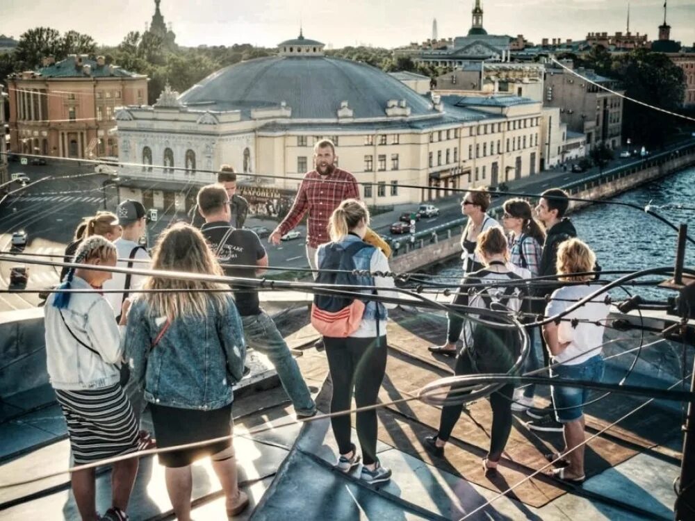 Где спб отзывы. Крыши Санкт-Петербурга экскурсия. Прогулки по крышам Санкт-Петербурга. Экскурсия по крышам Санкт-Петербурга 2023. Набережная реки Фонтанки 20 Санкт-Петербург.