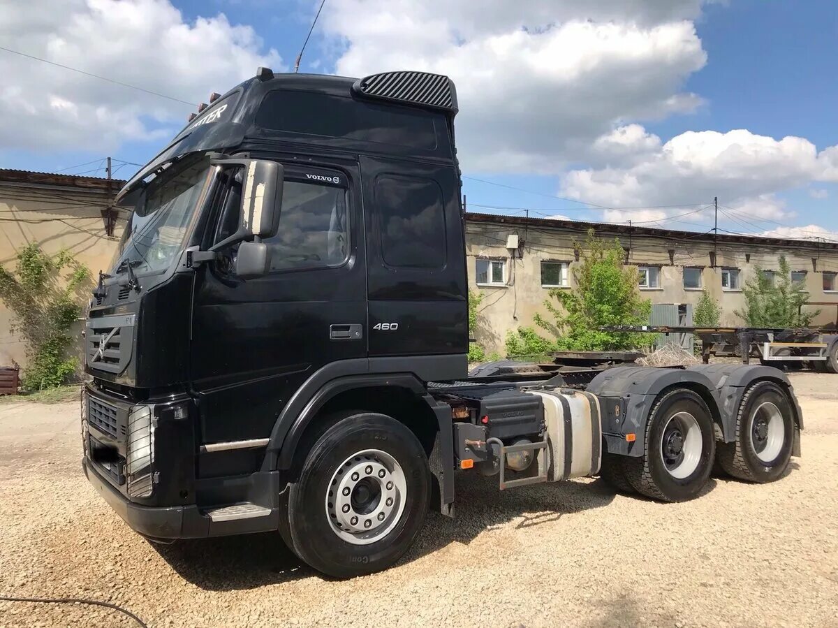 Бу тягачи с пробегом купить. Volvo fm 6x4 тягач. Вольво ФМ 6х4. Седельный тягач Volvo fm 6х4. Седельный тягач Volvo fm 13 4.