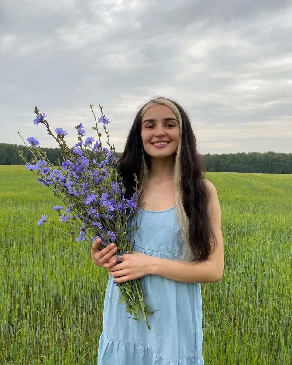 катя голышева мама. дина саева катя. катя голышева мама. катя голышева худая. катя голышева без макияжа.