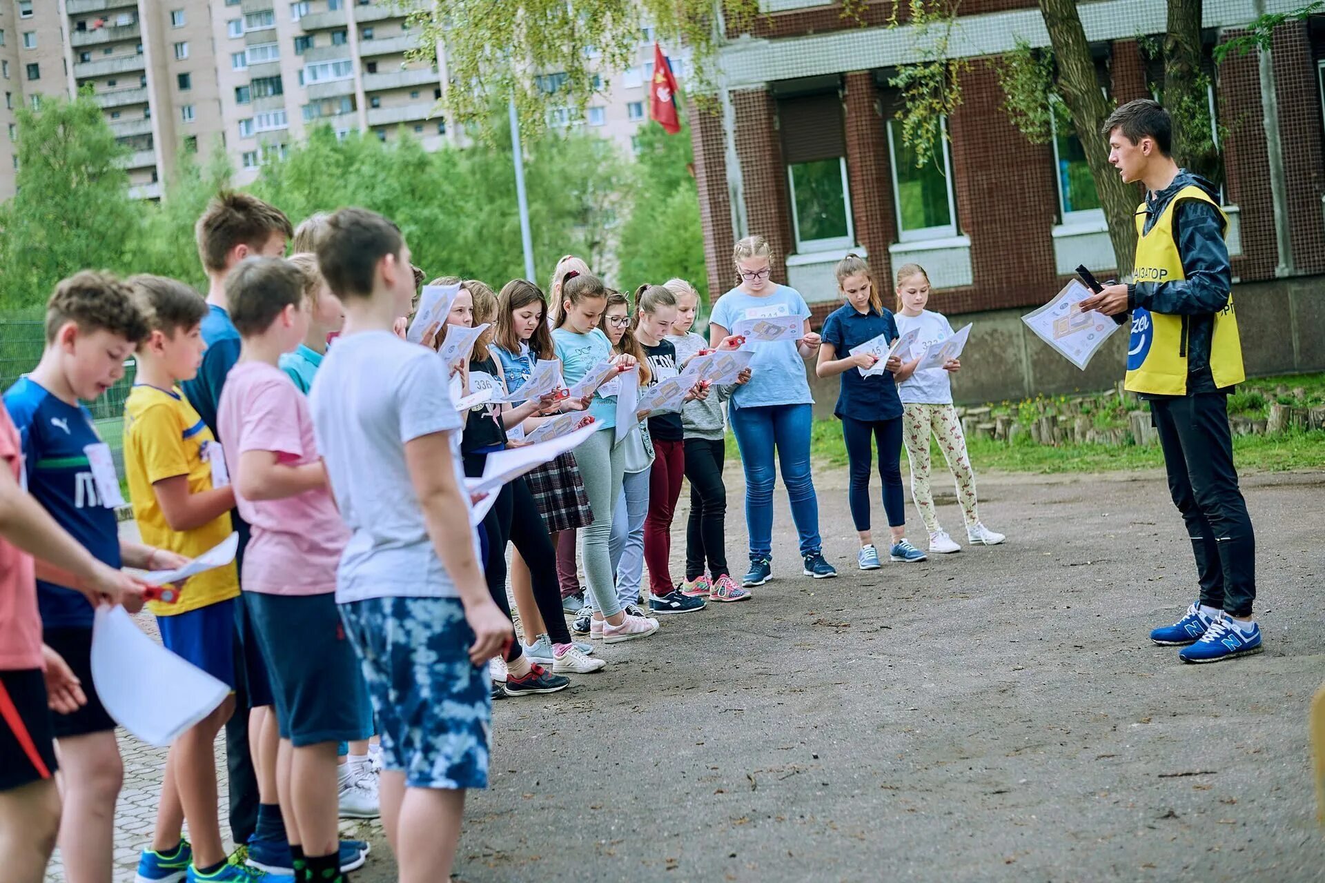 соревнования на местности. школьное ориентирование. ориентирование в школьном дворе. спортивное ориентирование иркутск. туризм и ориентирование в школе.