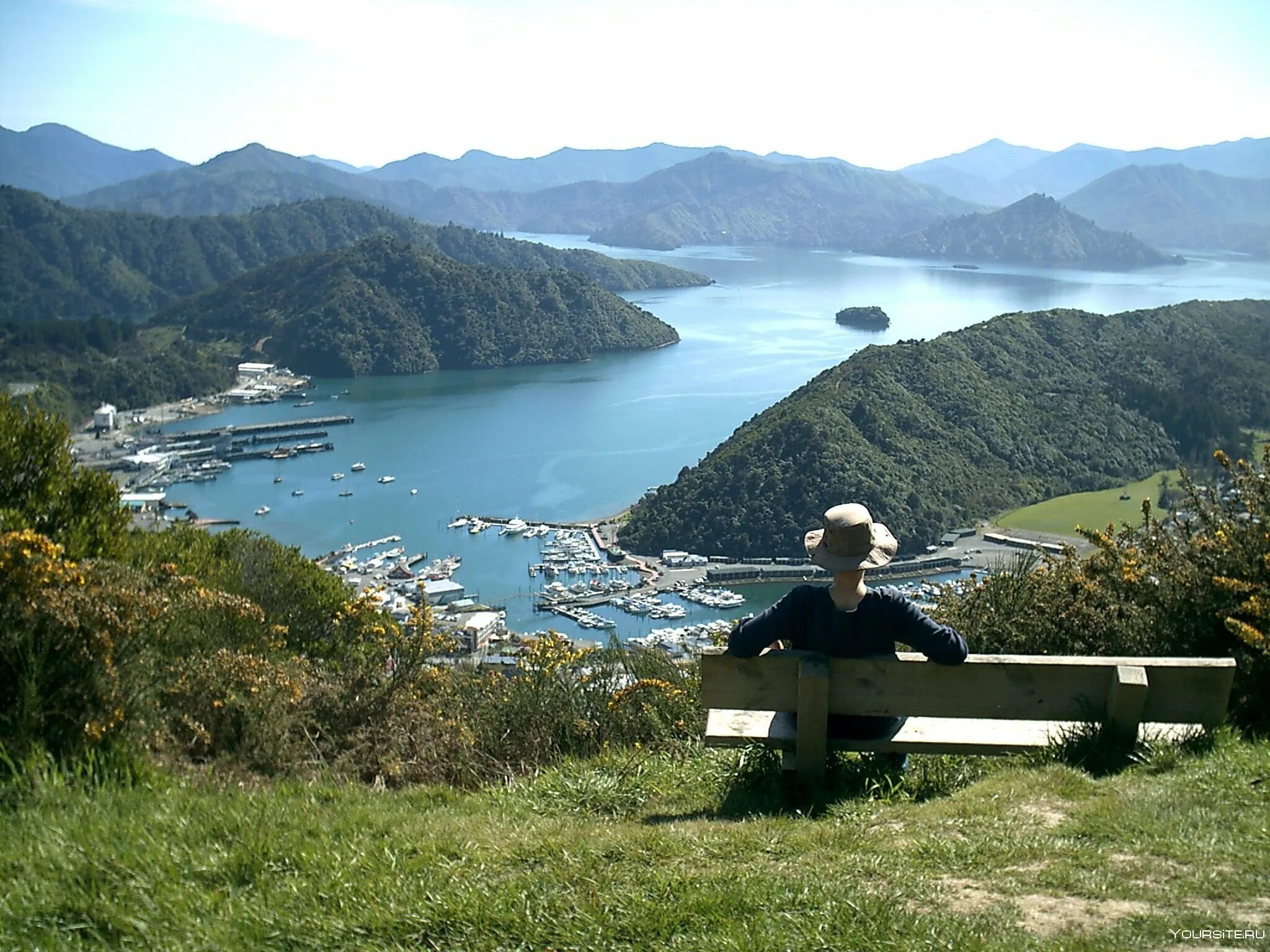 Пеший туризм в новой зеландии. Life in new zealand. Остров новая зеландия люди. Рутберн трек, новая зеландия. Новая зеландия столица веллингтон.