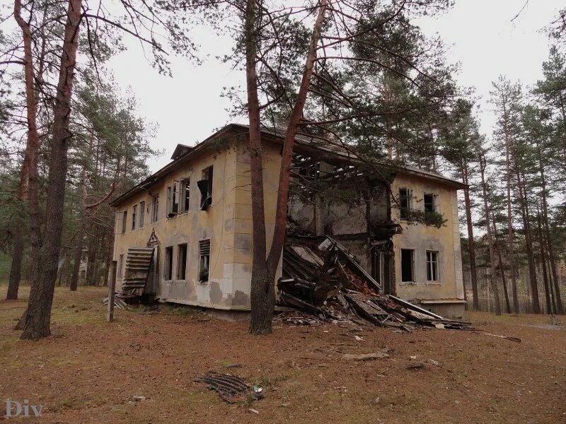 Космос лагерь самарская область. Пионерский лагерь космос Луга. Пионерский лагерь космос Красноярск. Пионерский лагерь космос Тульская область. Заброшенный лагерь космос.