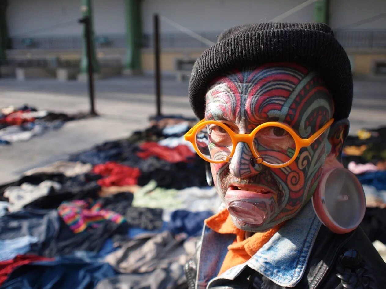 Удивительные лица людей. Необычные виды людей. Неординарная личность. Ирокез прическа. Фестиваль бернинг мэн скульптур.