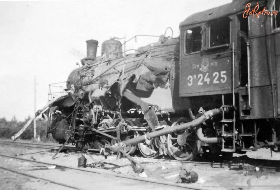 Станция Ржевка в годы войны. Станция Ржевка 1942. Воинский эшелон 1941. Взрыв на станции Ржевка в 1942 г. Разбитая железная дорога