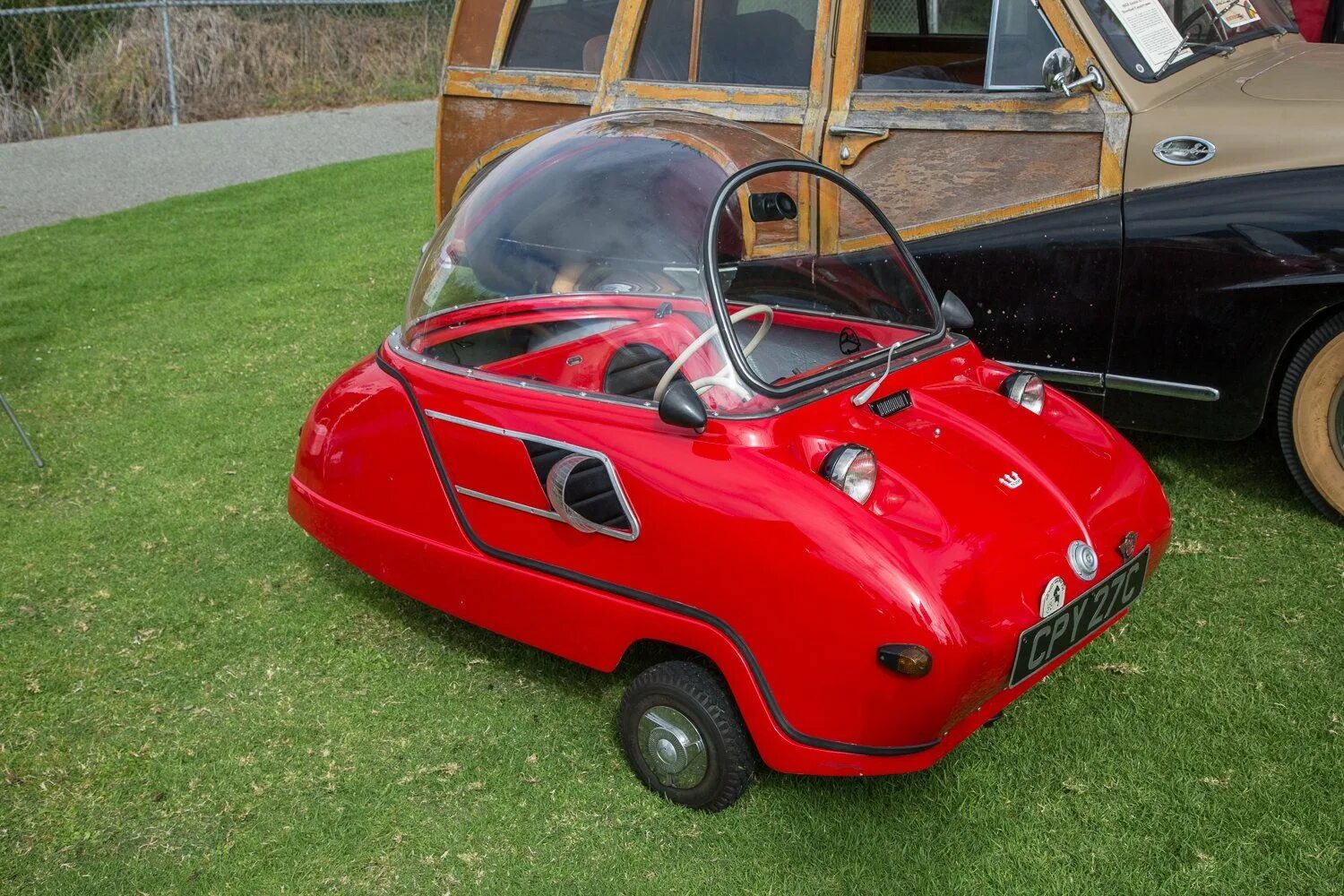 Купил плохую машину. Peel p50 Trident. Самая плохая машина. Страшные машины. Самые страшные машины.